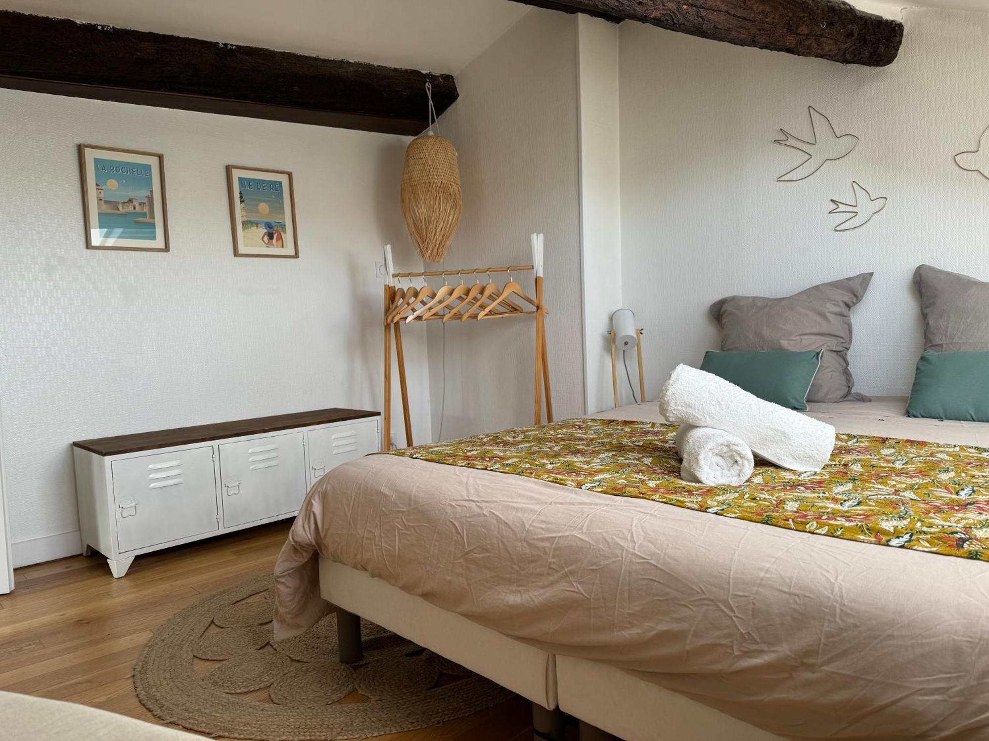 Ღ La Cabane Rochelaise • Vue Sur Le Vieux-Port La Rochelle  Luaran gambar