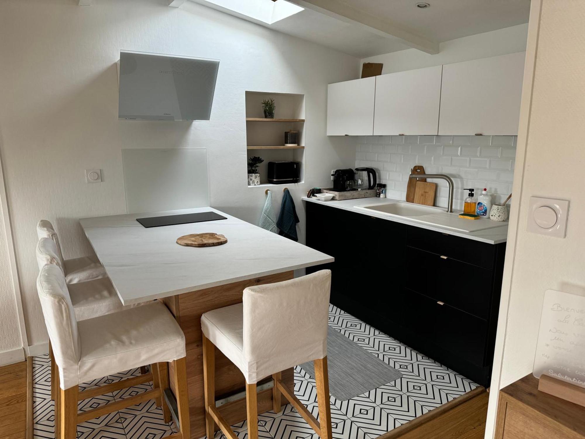 Ღ La Cabane Rochelaise • Vue Sur Le Vieux-Port La Rochelle  Luaran gambar