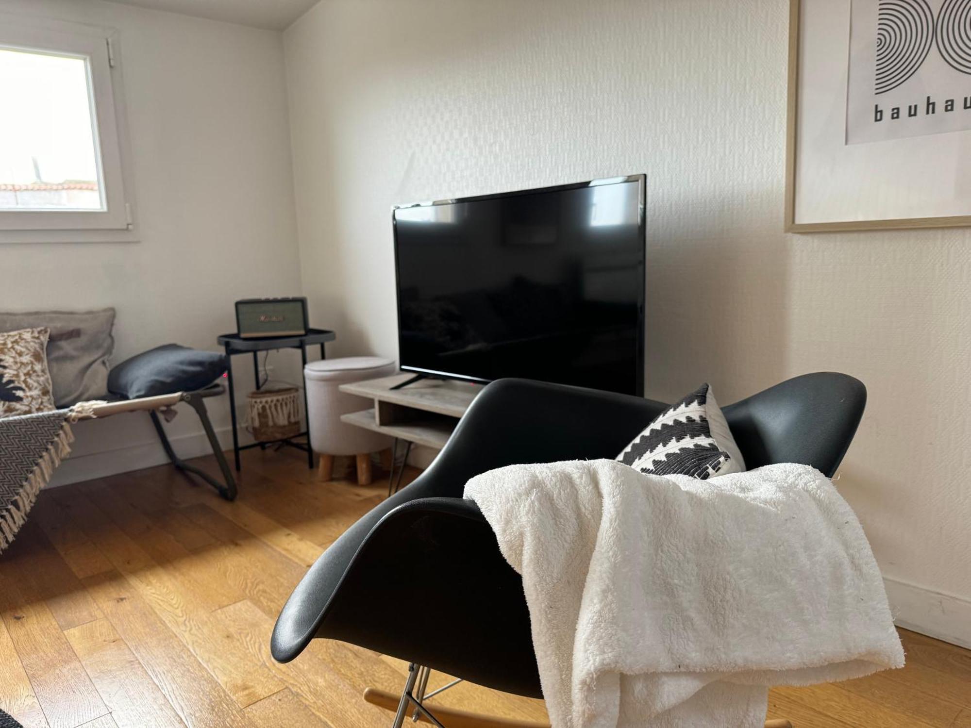 Ღ La Cabane Rochelaise • Vue Sur Le Vieux-Port La Rochelle  Luaran gambar