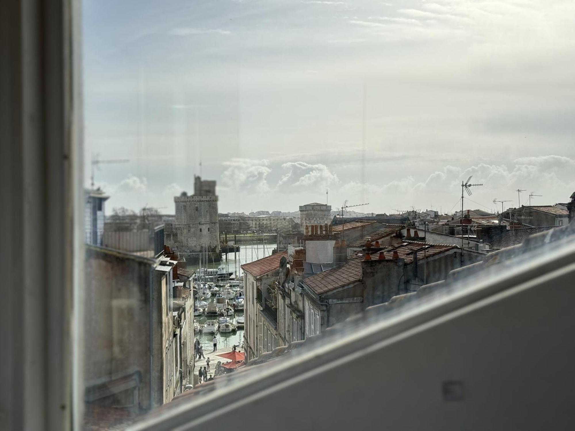 Ღ La Cabane Rochelaise • Vue Sur Le Vieux-Port La Rochelle  Luaran gambar