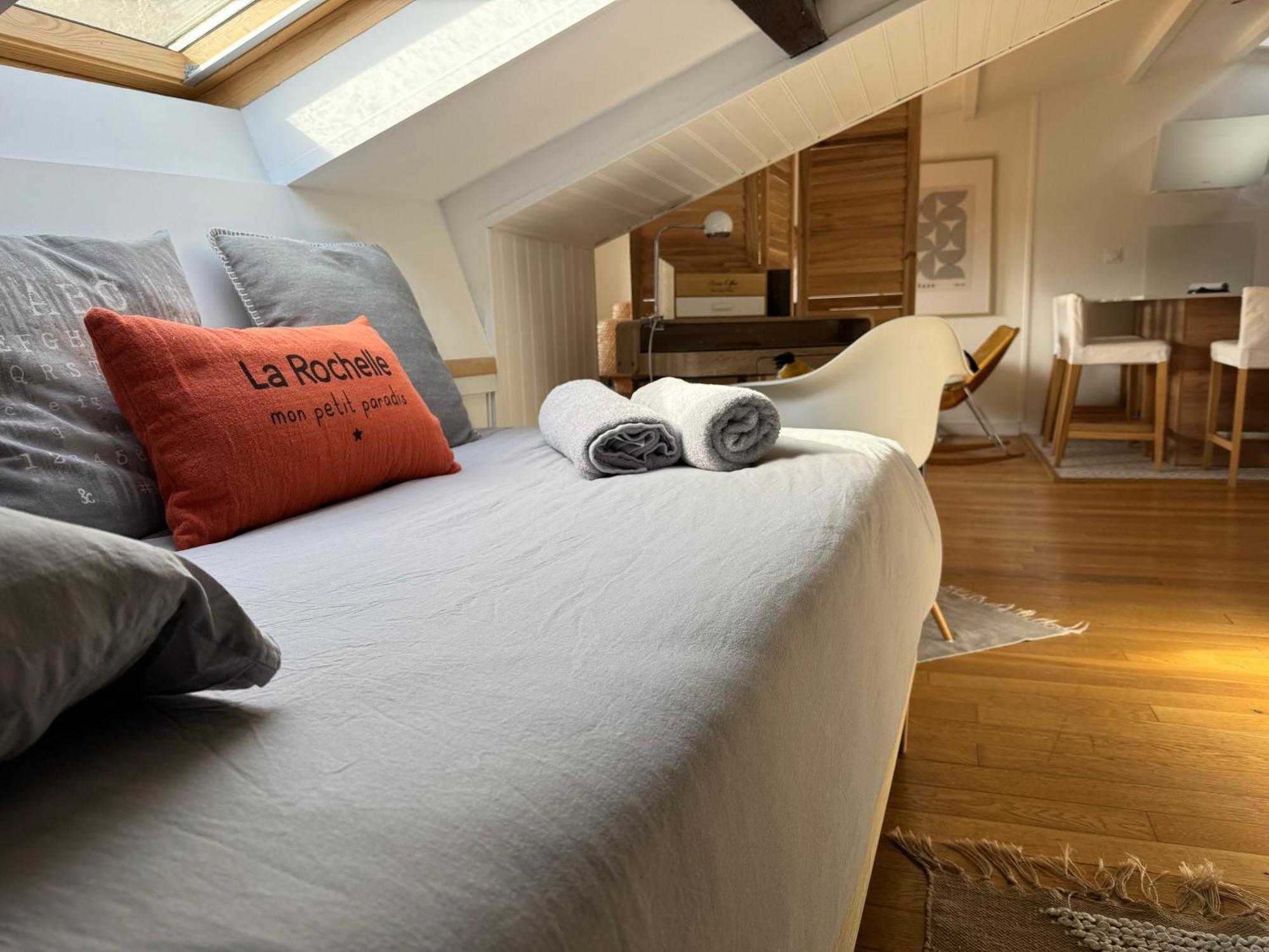 Ღ La Cabane Rochelaise • Vue Sur Le Vieux-Port La Rochelle  Luaran gambar